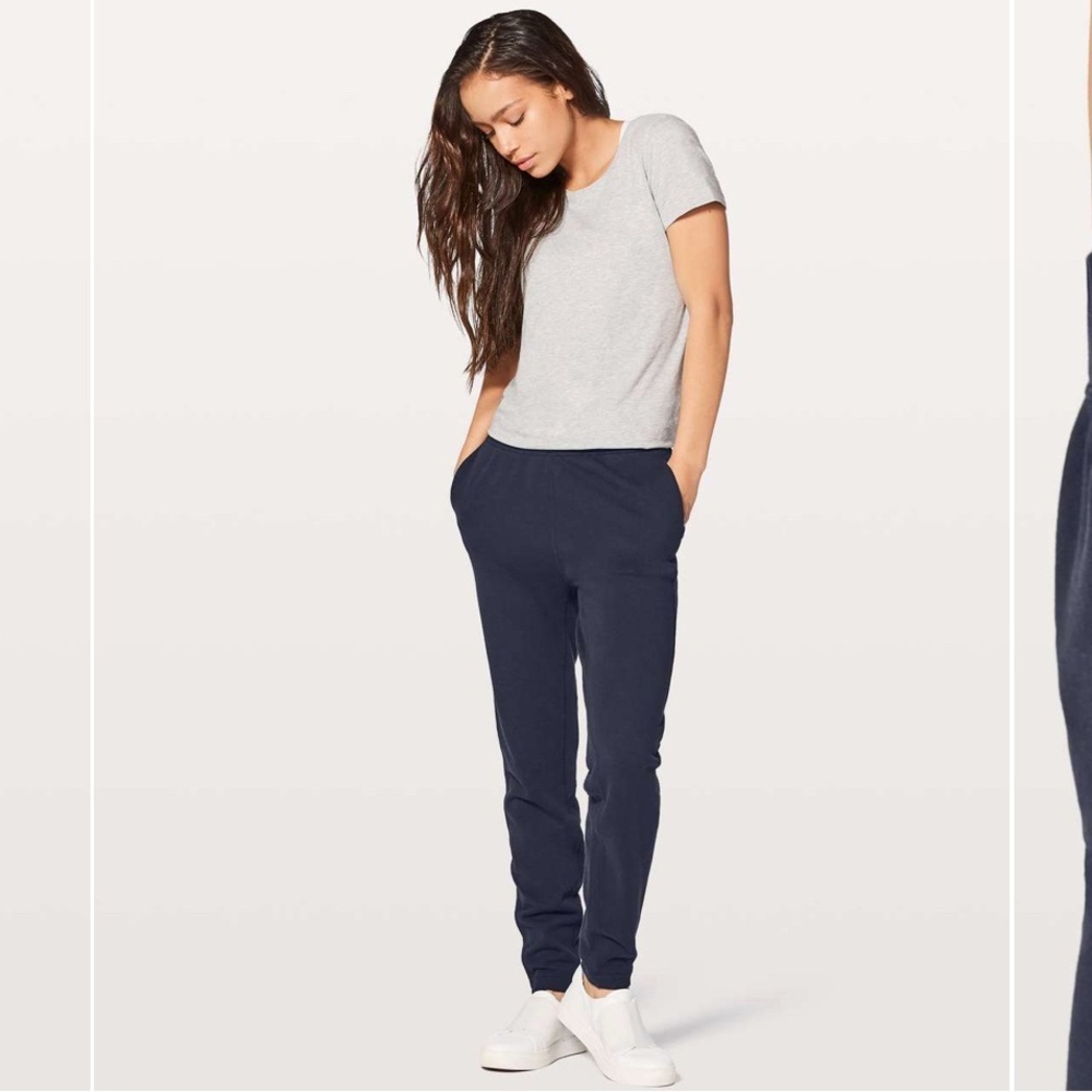 Lululemon Free To Roam Jogger *30"
Midnight Navy